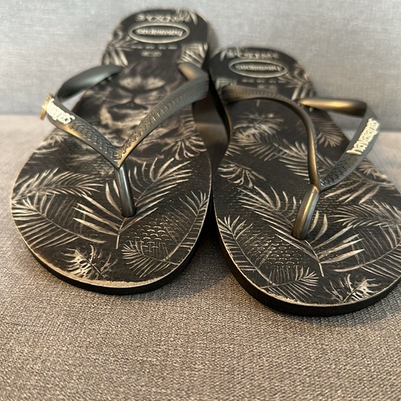 Rare! Havaianas x We Are Handsome Limited Edition Flip-Flops - Picture 3 of 5
